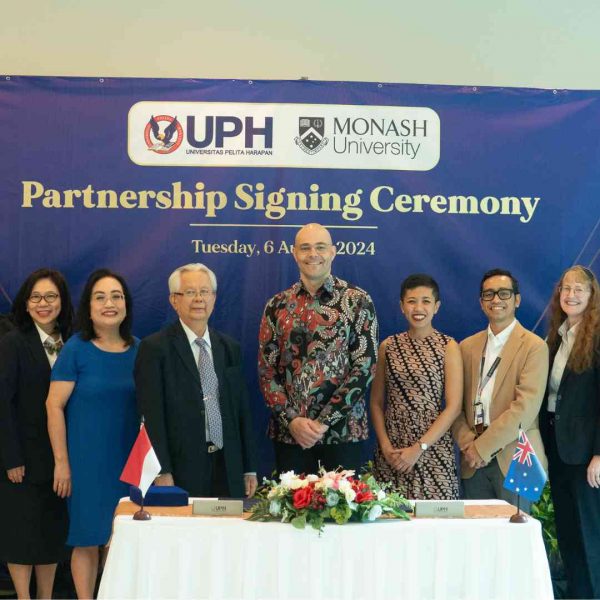 Resmi Jalin Kerja Sama, UPH dan Monash University, Indonesia Siap Cetak Lulusan Kompeten dan Global