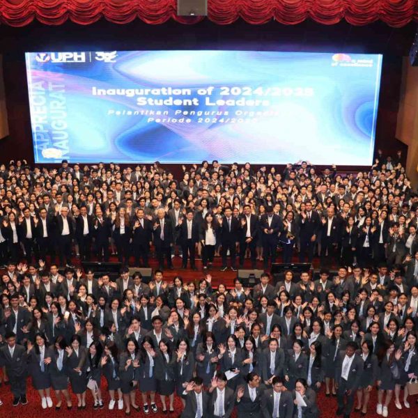 Lebih dari 900 Pengurus Organisasi Kemahasiswaan Baru Dilantik, Siap Melayani dengan Semangat ‘A Mind of Excellence’